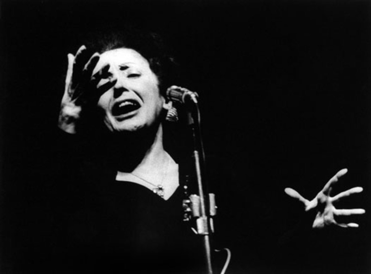 Fenomenální Edith Piaf zpívala a žila jako uragán