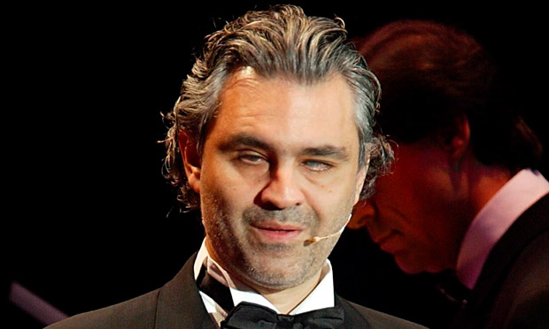 Tenorista Andrea Bocelli
vystoupí v pražské areně