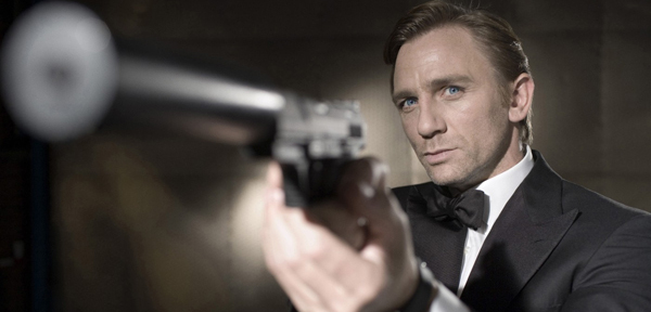 Agent 007 má opět povolení
zabíjet. Už po dvacáté čtvrté