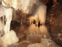 Kousek jeskyně