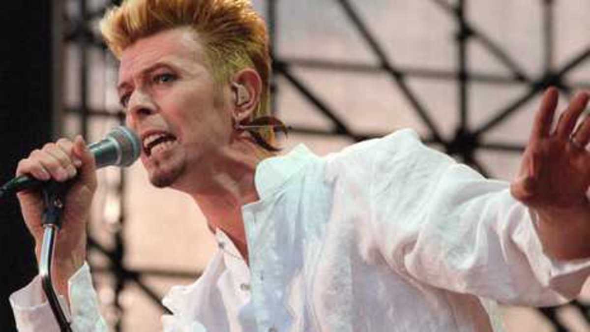 Bowie se svým novým albem posmrtně dobyl americkou hitparádu
