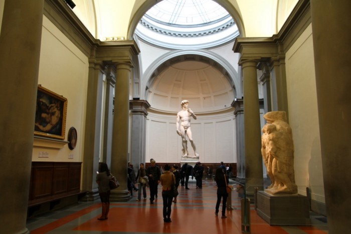 Michelangelova socha
Davida se rozpadá
