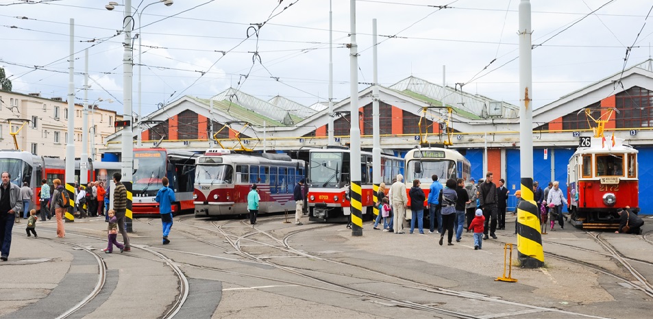 Oslavy výročí MHD v Praze
vyvrcholí průvodem tramvají