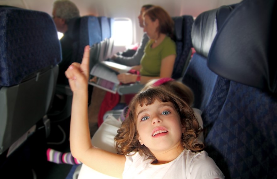 Jak zvládnout cestování s dětmi letadlem
