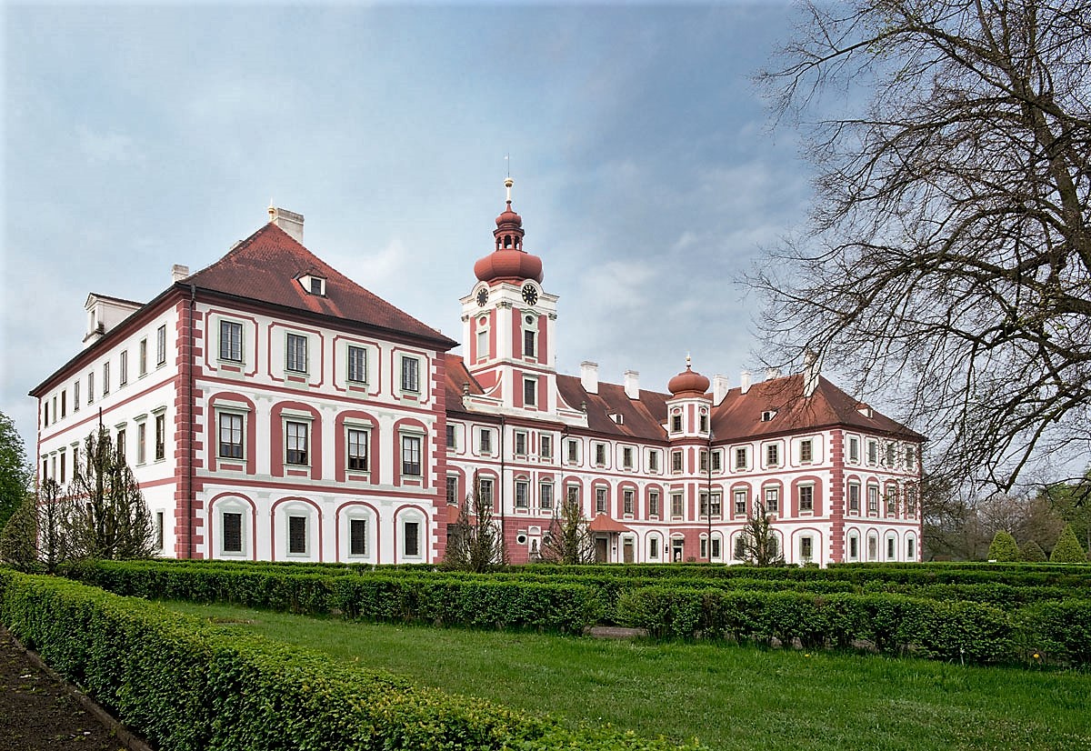 Vstupte do světa noblesy na zámku Mnichovo Hradiště