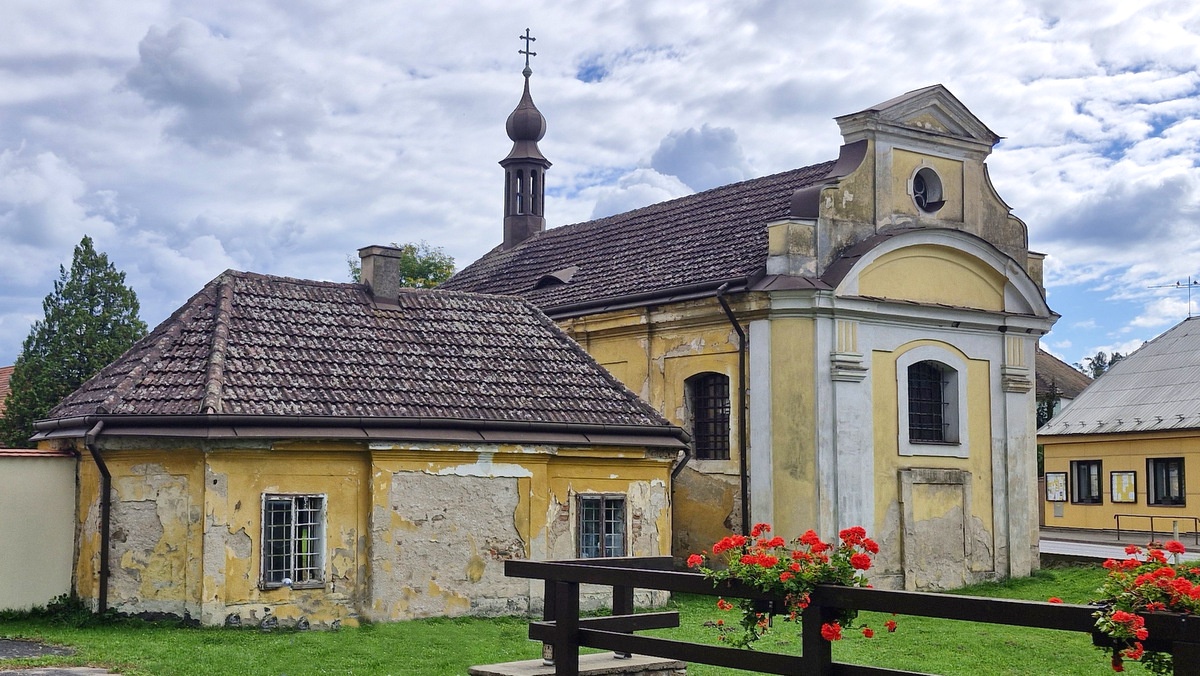 Zámecká kaple v Zdechovicích*