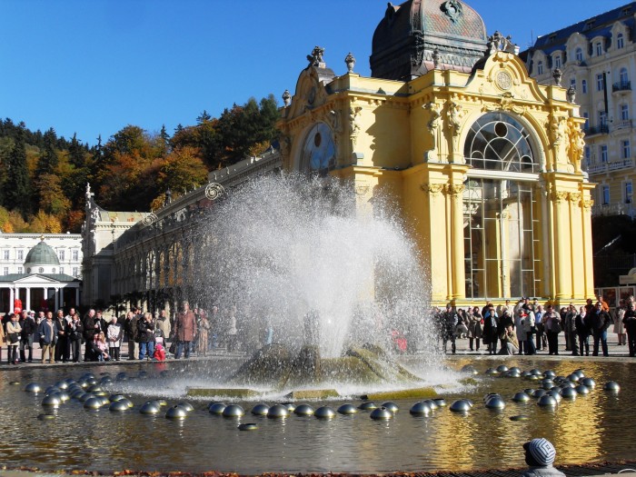 Mariánské Lázně 3:
město a zpívající fontána