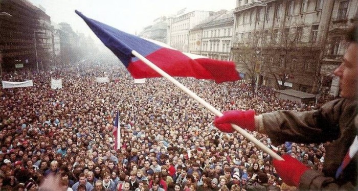 Před čtvrtstoletím začal přechod
východní Evropy k demokracii