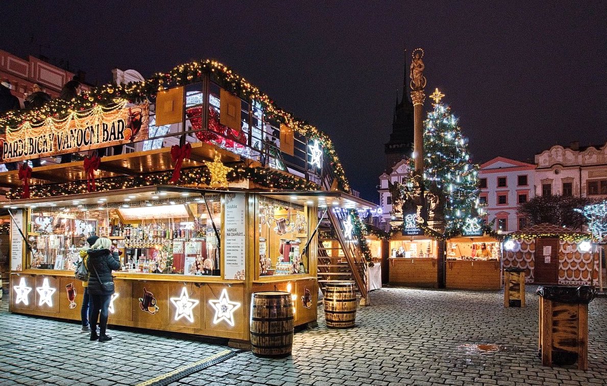 FOTO DNE 22.12.: Martina Růžičková - Pardubický vánoční bar