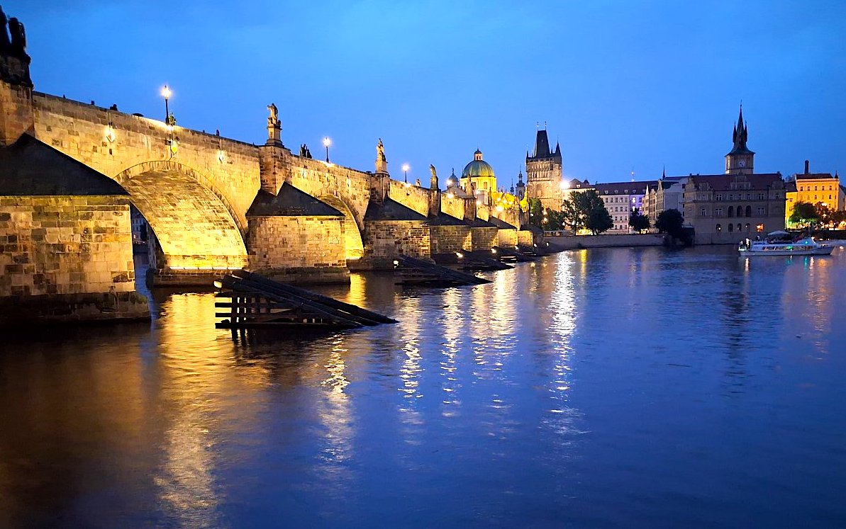 FOTO DNE 21.7.: Danuše D'Engeli - Do světla ponořen...