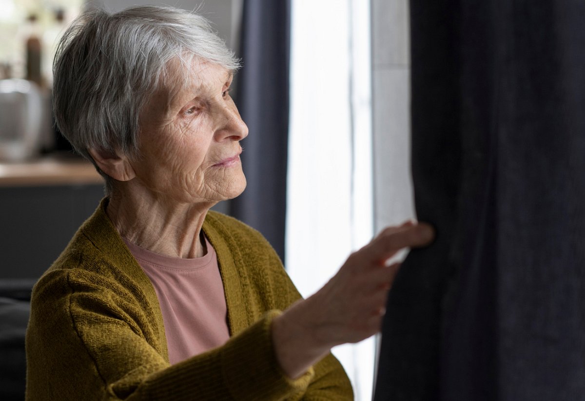 Šmejdi mají nový trik, kterým se snaží podvést důchodce, varuje ČSSZ 