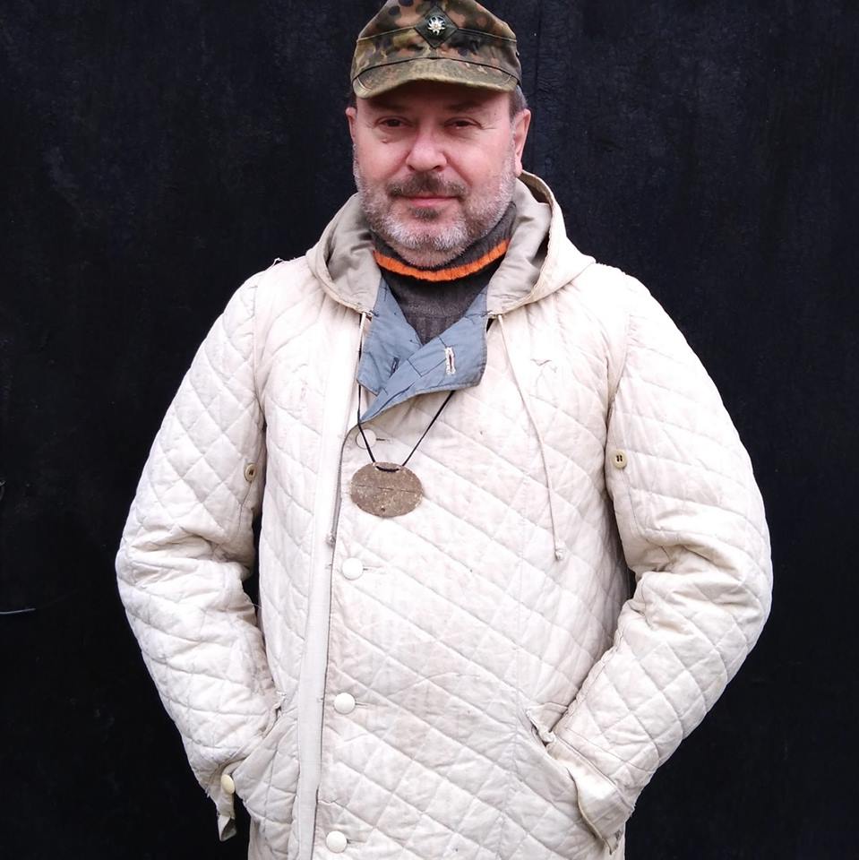 Dky tomu dokzalo bhem pr dn zajistit 20 tisc novch karet, kter te rozesl Senior Programtor ve Warhorse Studios (tvrci Kingdom Come: Deliverance) Za tu dobu se promnil z neznm seznamky na nejvt platformu pro JJ v klipech stav hrady z psku nebo se koupe ve van, co je Pbh krachujcho Wirecardu m dal zvrat. Jeho karty opt