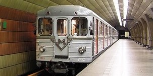 Trasa metra B slaví výročí
jízdou historických vlaků