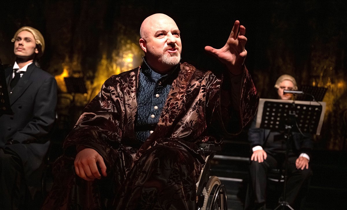 Představení Amadeus je o boji, který se nedá vyhrát a platí se nejvyšší cenou, říká herec Jan Holík