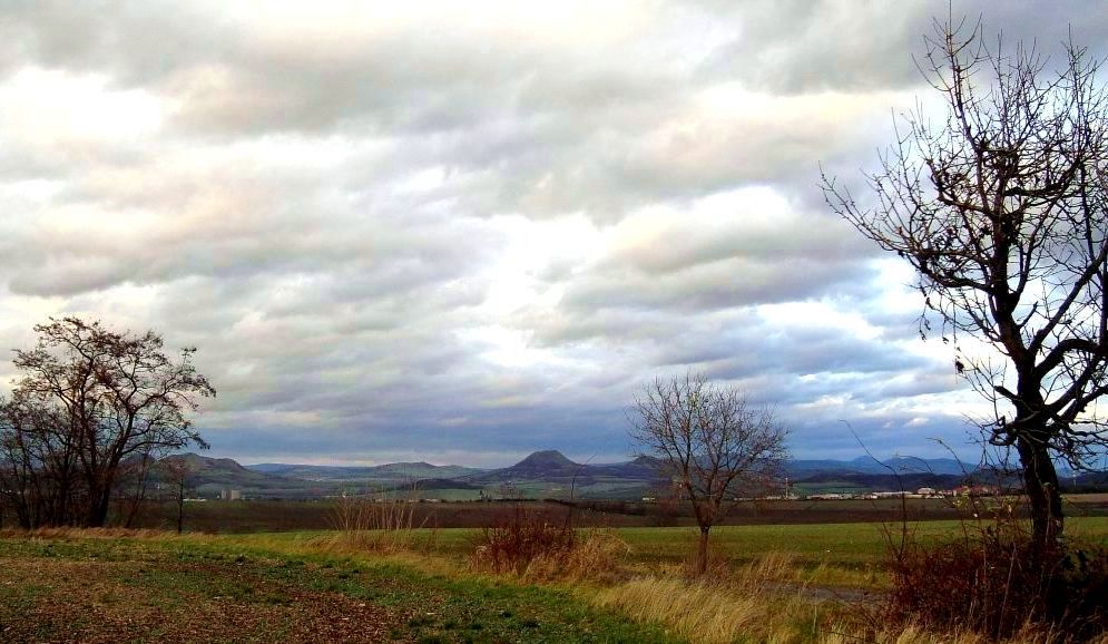 Středohorské panorama