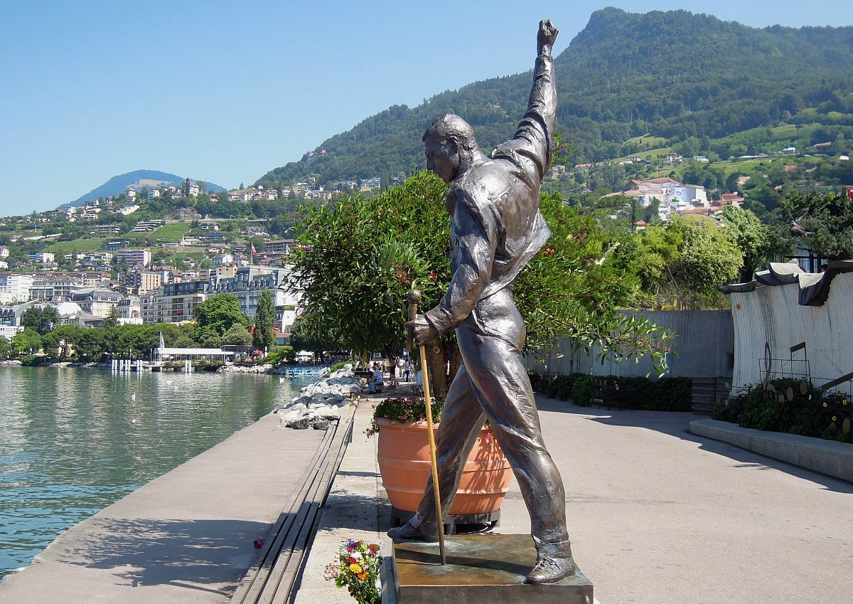 Freddie ...*