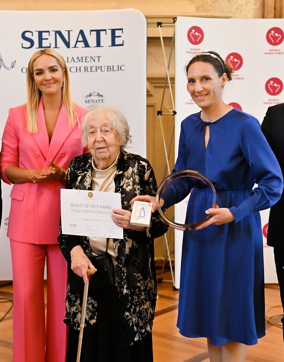 Znáte inspirativní osobnost? I letos ji můžete nominovat na Beauty of Help Award