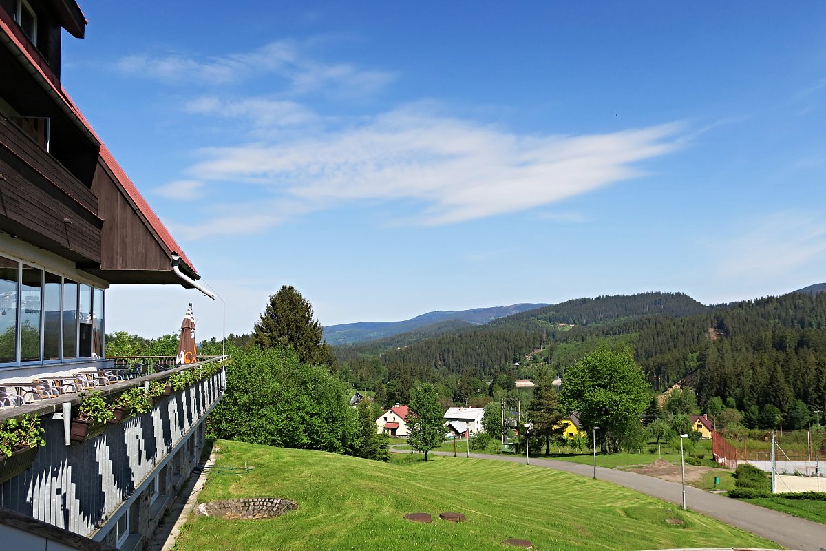 Laskavé cvičení pro nestárnoucí seniory v hotelu DUO