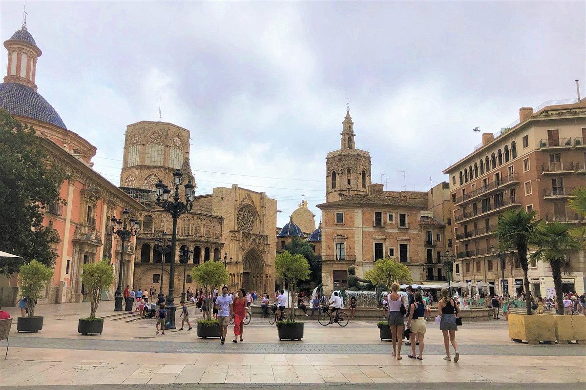 Valencie - město, kde je ukryt svatý grál a odkud pochází i španělská paella