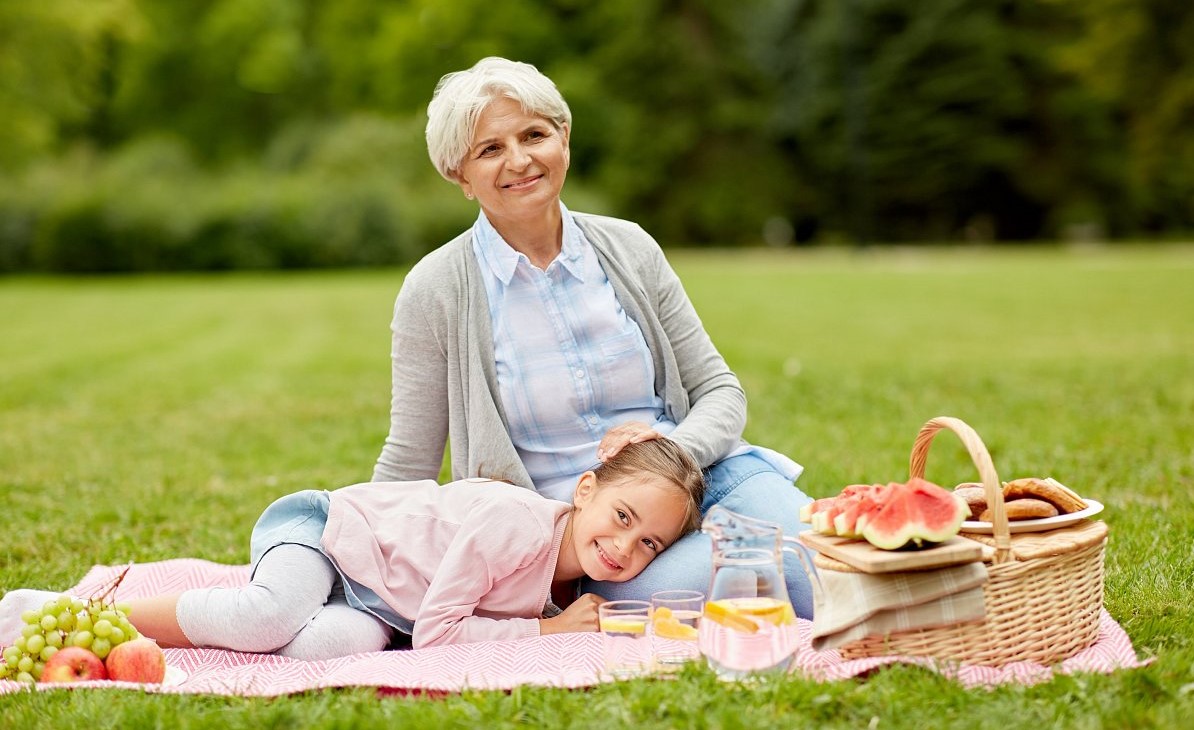 Vědecké výzkumy potvrdily, že lidé, kteří se vidí s vnoučaty, žijí déle a jsou zdravější
