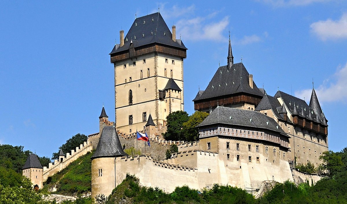 Zajeďte na kafe s kastelánem Karlštejna