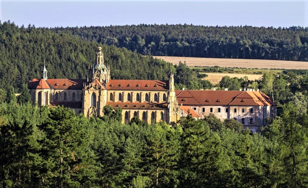 Přespat na faře či v klášteře? Jde to! Církev nabízí ubytování v atraktivních lokalitách a objektech Čech a Moravy
