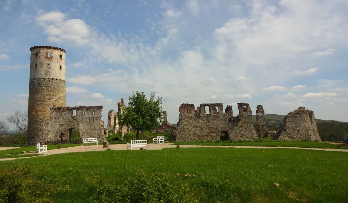 Tip na výlet: Zříceniny hradů Michalovice a Zvířetice