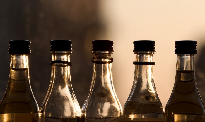 Amsterodamští alkoholici
uklízejí ulice. Ano, za pět piv