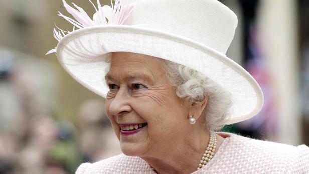 Britové oslavují, Alžběta II.
jim vládne už šedesát let