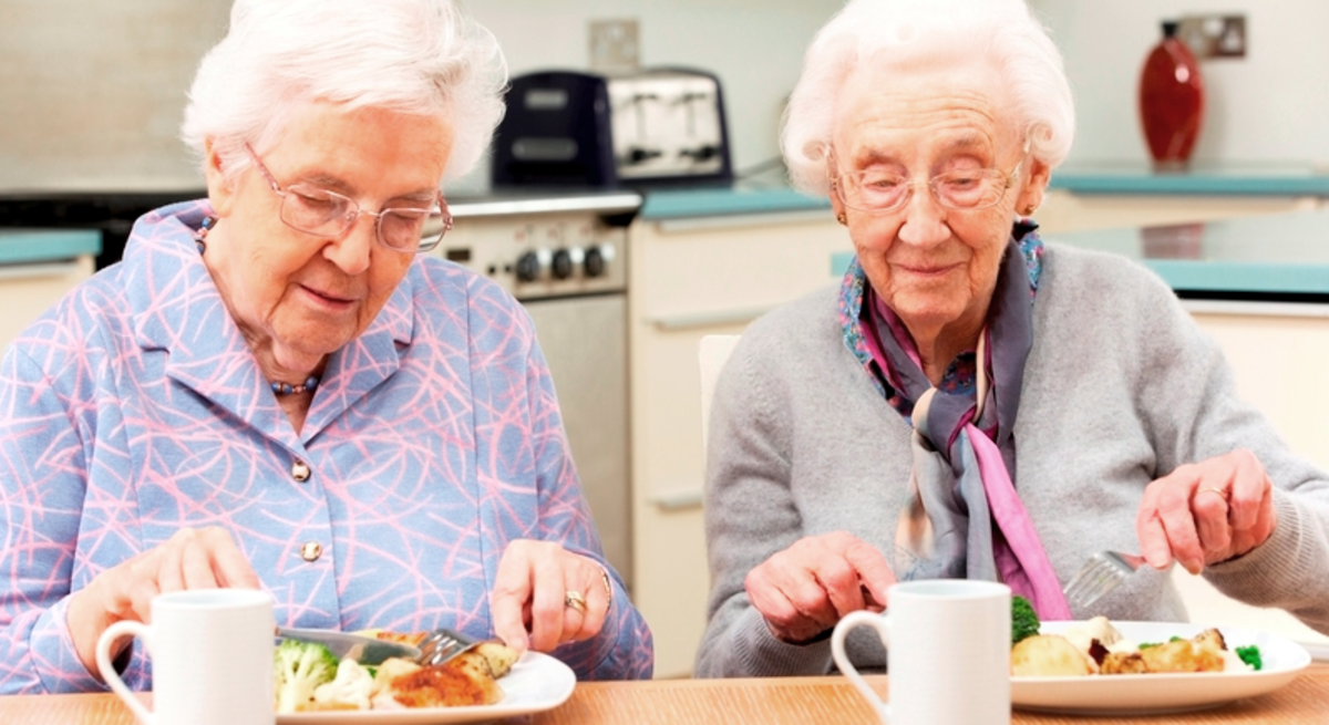 Jak vaří seniorům? Jídla jsou přesolená, odhalil TEST DNES