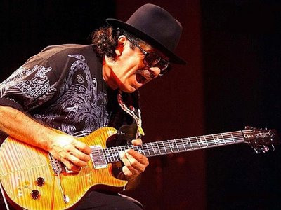 Slavný kytarista Santana
slaví pětašedesátiny