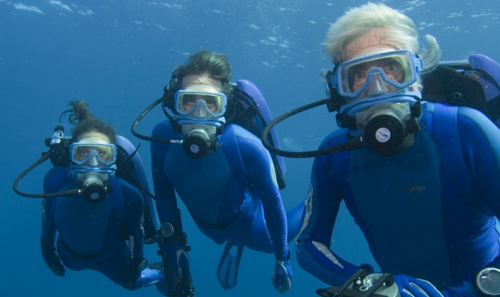 Fabien Cousteau plánuje
zlomit rekord svého děda