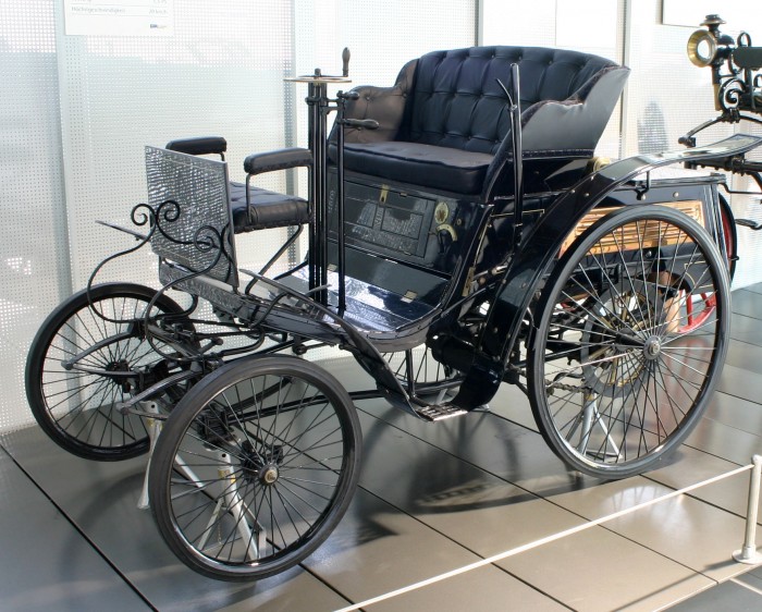 Daimler, autor prvního
čtyřkolového automobilu