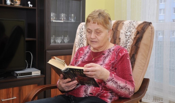 Byla slepá 16 let. Po operaci 
už pět let vidí a čte bez brýlí!