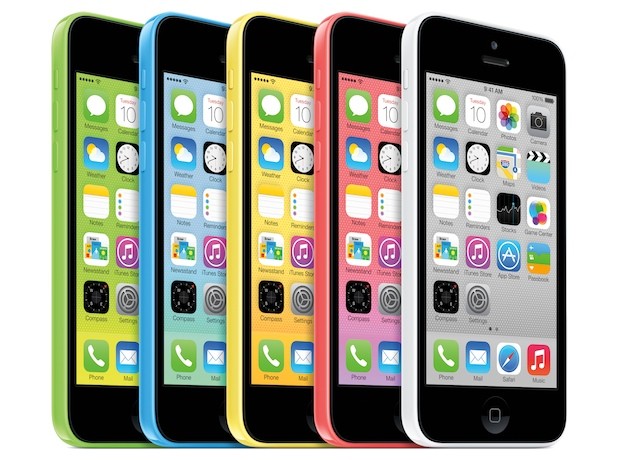Nové iPhony: první barevný,
druhý snímá otisky prstů