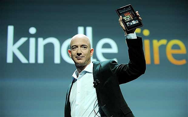 Založil Amazon a v moři našel
motory z mise Apollo 11
