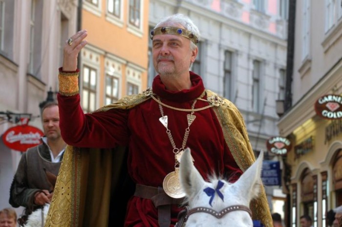 Karla IV. bude hrát David Suchařípa. 
Nahradí zesnulého Vladimíra Čecha