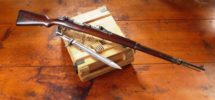 Konstruktér Paul Mauser stvořil 
odolnou pušku, jež se&nbsp;stala legendou