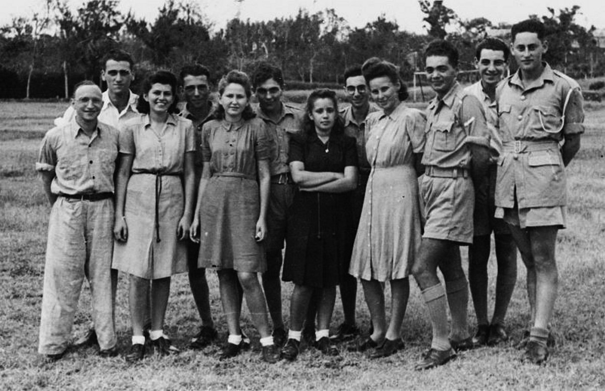 O českých Židech vězněných za války na Mauriciu. Strádali hladem, někteří zemřeli na tyfus, jiní onemocněli malárií