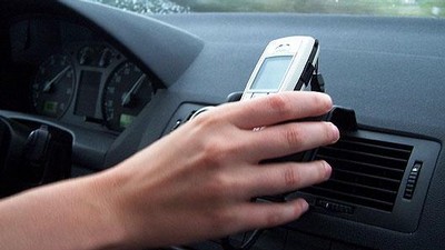 Psaní SMS zpráv za&nbsp;volantem
je nebezpečnější než&nbsp;alkohol