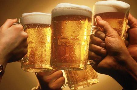 Tři čtvrtiny alkoholu vypijí Češi
v nejlevnějších podnicích