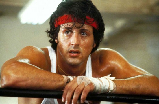 Sylvester Stallone, známý
jako boxer Rocky, přišel o syna