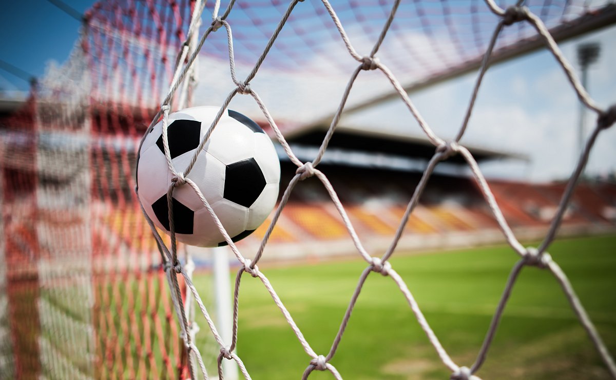 Český fotbal dostal červenou. Zaslouženě