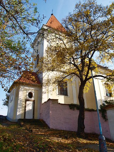 001-kostel-sv.-filipa-a-jakuba-z-ulice-na-zlichove-2015-foto-vitvit-1.jpg