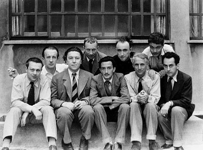 004-skupina-surrealistu-1933-tzara-eluard-breton-arp-dali-tanguy-ernst-crevel-man-ray-foto-anna-riwkin-brick.jpg