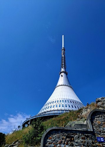 009-hotel-a-vysilac-na-jestedu-20250716-115629.jpg