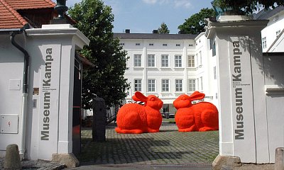01-plastovi-kralici-cracking-art-group-.jpg