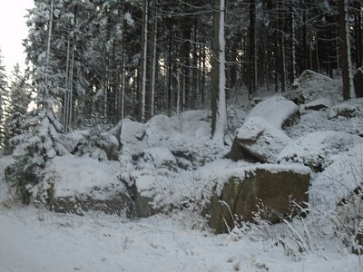 Balvany jsou všude.