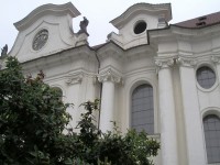 Barokní bazilika sv. Markéty. Nachází se v rozsáhlém areálu Břevnovského kláštera.