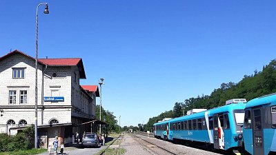 02-prijezd-do-luzne-u-rakovnika.jpg